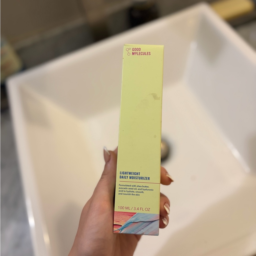 Good Molecules Lightweight Daily Moisturizer